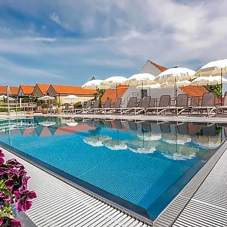Valtberg Resort *